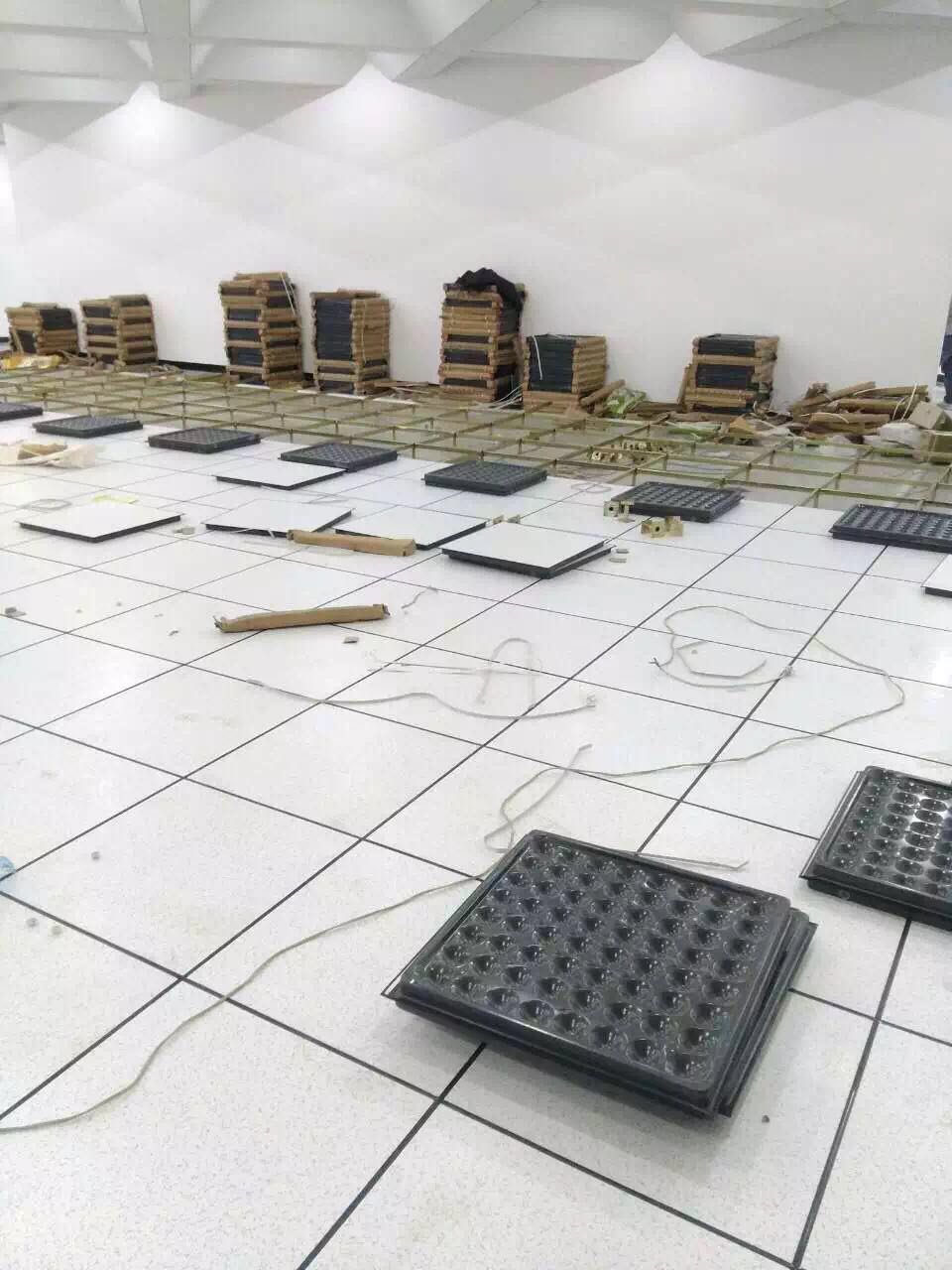 廈門(mén)防靜電地板滄晟防靜電地板廠家防靜電地板施工工藝